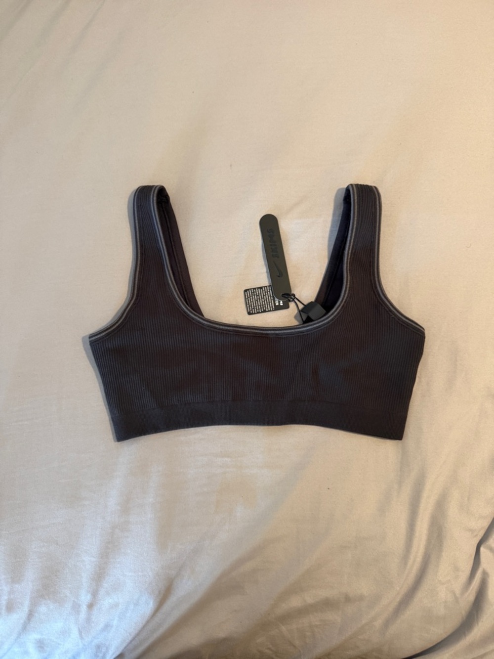 NIKExSKIMS Ribbed Seamless Micro Scoop Bra Size Medium Color Obsidian/Armor